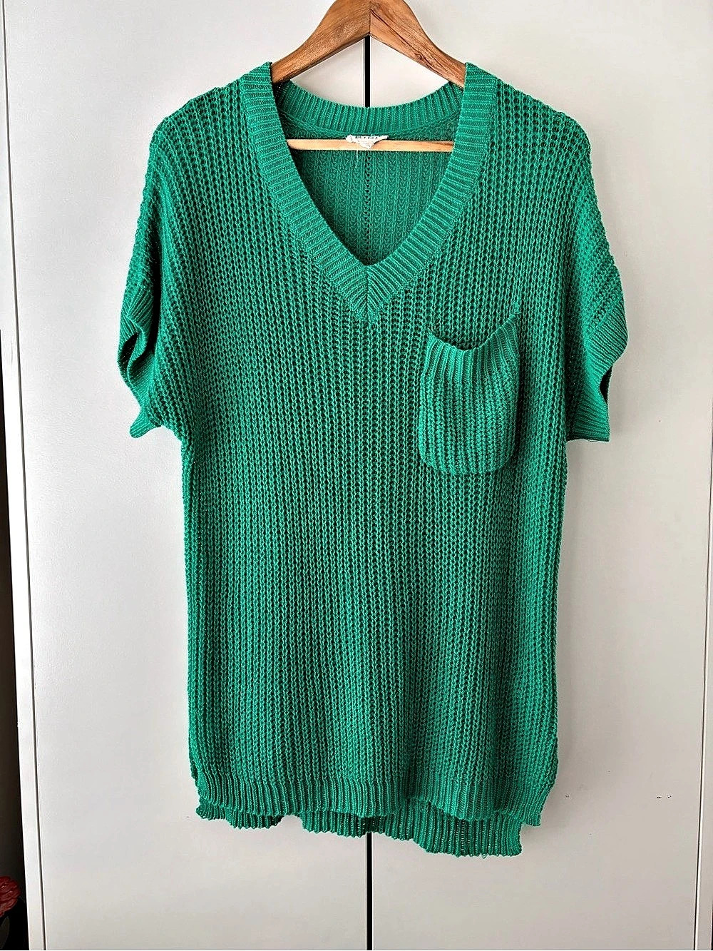 BIBI V-Neck Knit Sweater in Green Size Medium